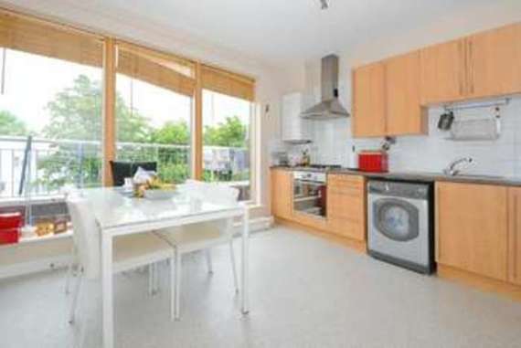 3 bedroom Flat for s...